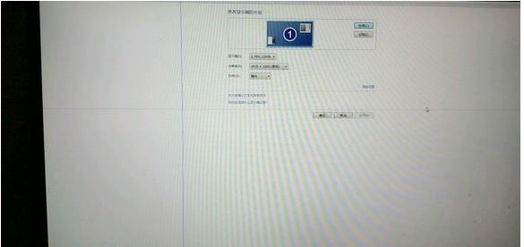 顯示屏出現(xiàn)了一條藍(lán)色的線(xiàn)怎么回事？