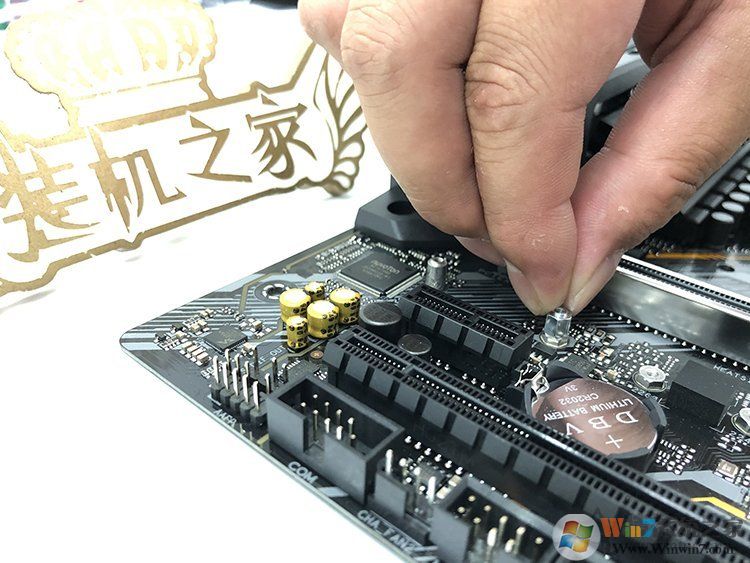 電腦怎么安裝固態(tài)硬盤？電腦安裝M.2和SATA SSD硬盤教程圖解