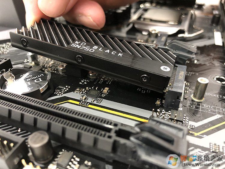 電腦怎么安裝固態(tài)硬盤？電腦安裝M.2和SATA SSD硬盤教程圖解